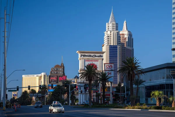 LAS VEGAS, NEVADA/USA - AUGUST 1 : View at sunrise of hotels in — Stock Photo, Image
