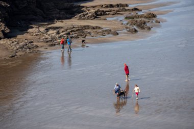 Little Haven, Pembrokeshire/Uk - 14 Eylül : İnsanlar o yürüyüş