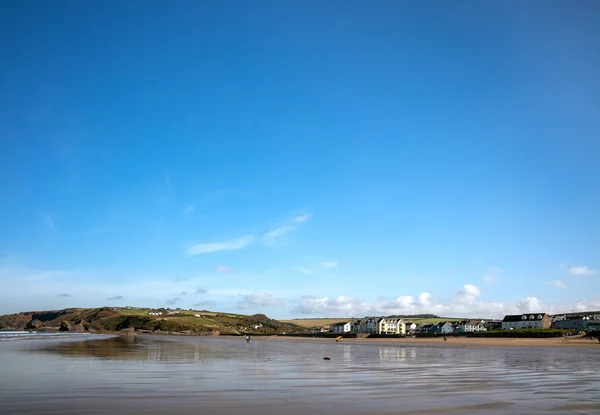 Broad Haven, Pzapletkeshire/UK-14. září: lidé požívající — Stock fotografie