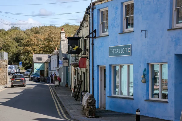 SOLVA, PEMBROKESHIRE / UK - 13 СЕНТЯБРЯ: Вид на главную улицу — стоковое фото