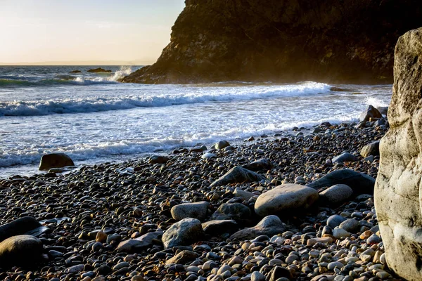 Vue sur la plage de Druidston Haven dans le Pembrokeshire — Photo