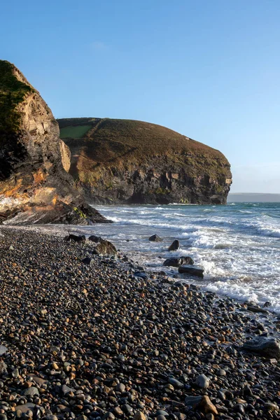 Pohled na pláž v Druidston Haven v Pembrokeshire — Stock fotografie
