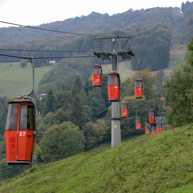 Monte the Lombardy / Italy - 6 Ekim: Monte 'ye giden kablo araba