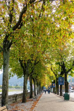 San Pellegrino, Lombardiya / İtalya - 5 Ekim: Yürüyen insanlar