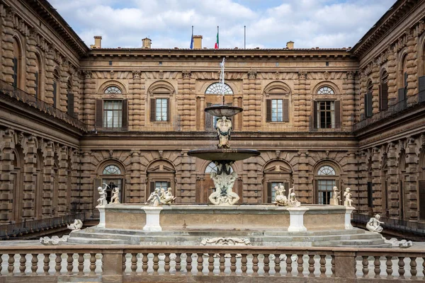 FLORENCE, TUSCANIE / ITALIE - 20 OCTOBRE : Palazzo Pitti et le fou — Photo