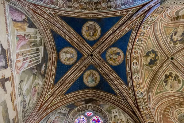 FLORENCE, TUSCANY/ITALY - OCTOBER 19 : Interior view of Santa Cr — Stock Photo, Image