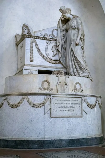 FLORENCE, TUSCANY/ITALY - OCTOBER 19 : Monument to Vittorio Alfi — Stock Photo, Image