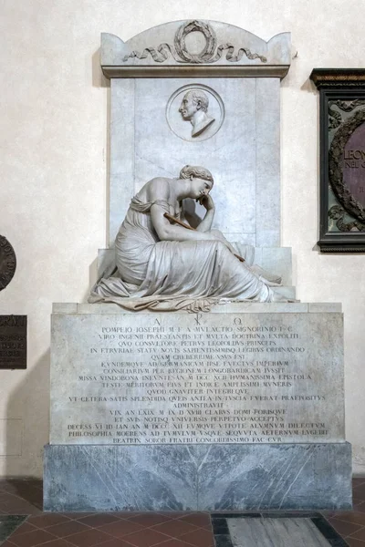 FLORENCE, TUSCANY / ITALY - 19 ОКТЯБРЯ: Памятник Помпейо Хосе — стоковое фото