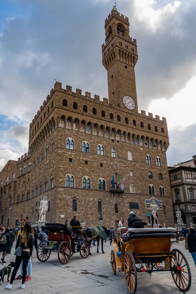 Florence, Toscane / Italië - 19 oktober: Zicht op Vecchio Palace i — Stockfoto