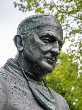 EAST GRINSTEAD, BATI SUSSEX / UK - 11 Haziran: Doğu Grinstead Batı Sussex 'teki McIndoe Anıtı' na yakın çekim 11 Haziran 2020