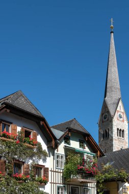 HALLSTATT, SALZKAMERGUT / AUSTRIA - 14 Eylül: Hallstatt 'taki Evanjelik Kilise Kulesi 14 Eylül 2017