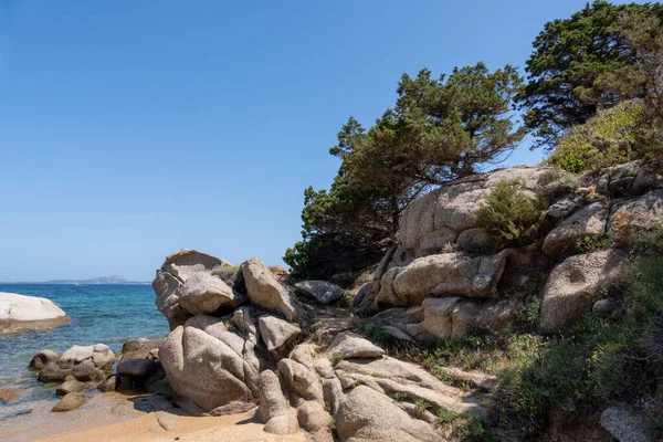 Klippig Strandlinje Vid Cala Dei Ginepri Sardinien — Stockfoto