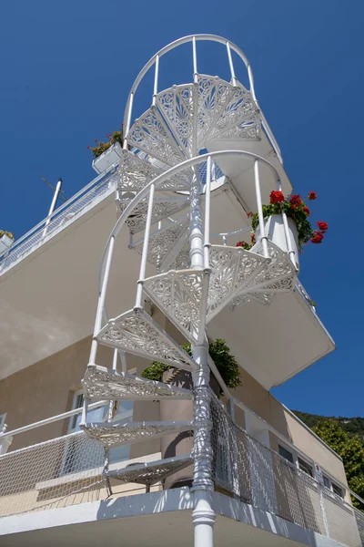 Lago Iseo Lombardia Italia Agosto Escalera Caracol Restaurante Junto Lago — Foto de Stock