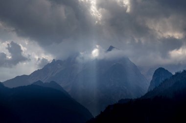 Alleghe Gölü çevresi, Veneto, İtalya