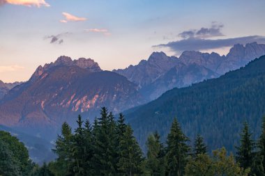 Candide, Veneto, İtalya 'da Dolomitlerde Günbatımı