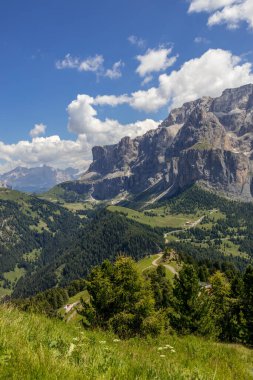 Selva, Güney Tyrol, İtalya yakınlarındaki Dolomitlerin görüntüsü