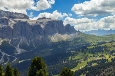 Selva, Güney Tyrol, İtalya yakınlarındaki Dolomitlerin görüntüsü
