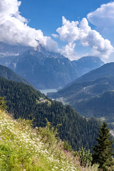 Countryside Lake Alleghe Veneto Italy — Stock Photo, Image