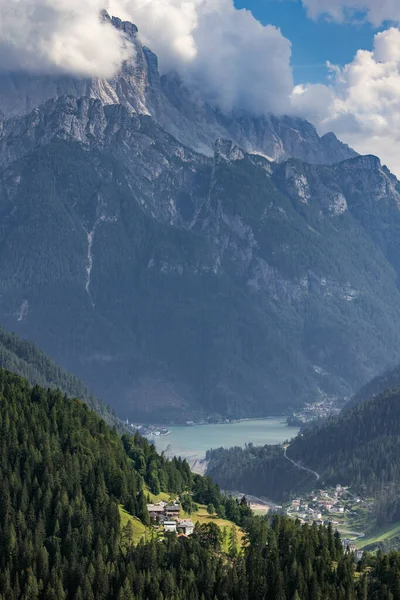 Countryside Lake Alleghe Veneto Italy — Stock Photo, Image