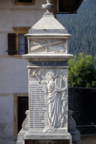 Kandide Veneto Italien August Kriegerdenkmal Vor Der Kirche Santa Maria — Stockfoto