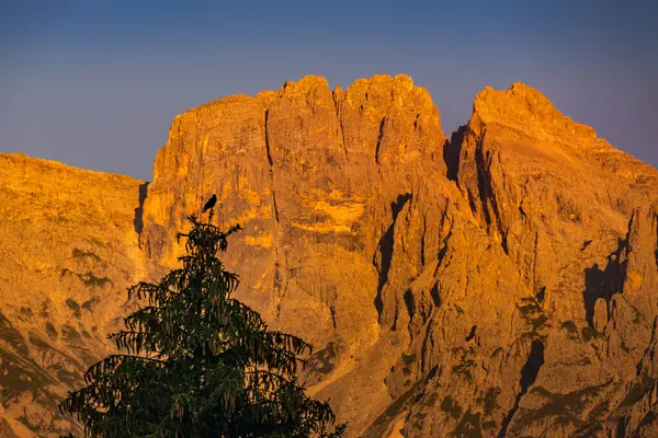 Candide, Veneto, İtalya 'da Dolomitlerde Gün Doğumu