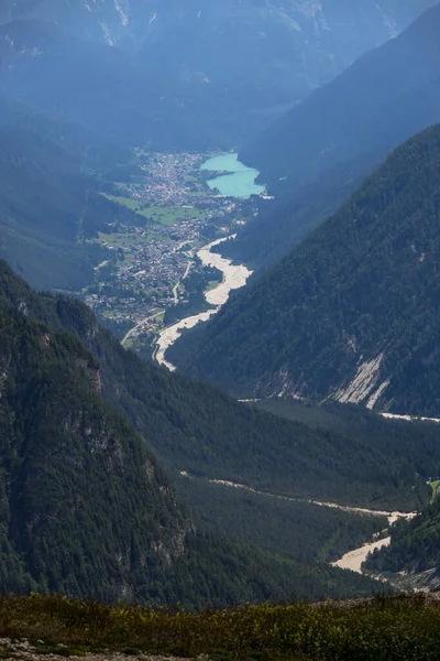 Vista Lejana Del Lago Misurina Los Dolomitas — Foto de Stock