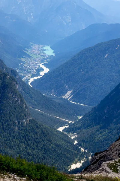 Vista Lejana Del Lago Misurina Los Dolomitas — Foto de Stock