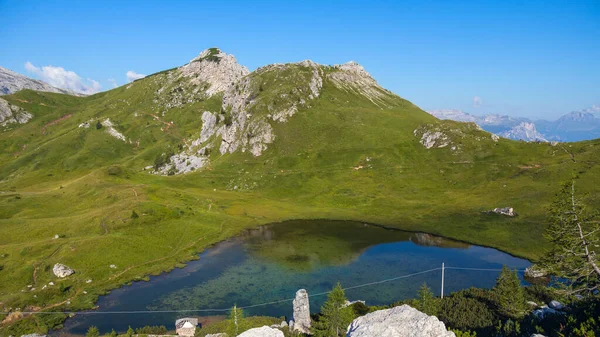 Uitzicht Een Meertje Dolomieten Bij Corvara Zuid Tirol Italië — Stockfoto