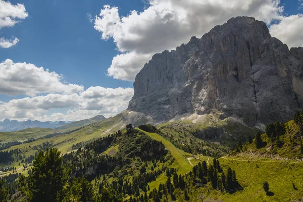 Selva, Güney Tyrol, İtalya yakınlarındaki Dolomitlerin görüntüsü