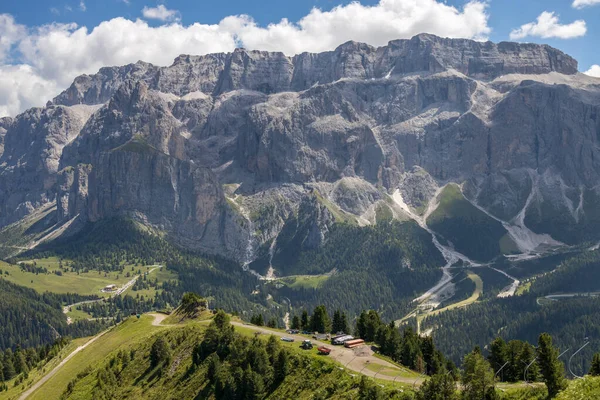 Selva, Güney Tyrol, İtalya yakınlarındaki Dolomitlerin görüntüsü