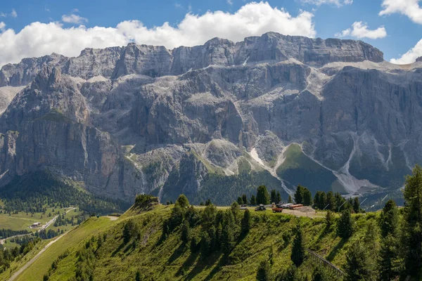 Selva, Güney Tyrol, İtalya yakınlarındaki Dolomitlerin görüntüsü