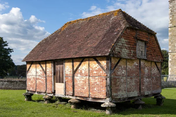 Midhurst West Sussex September Utsikt Över Cowdray Castle Medeltida Sädesmagasin — Stockfoto