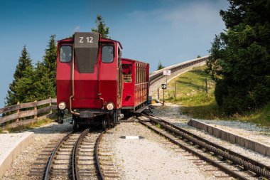 Schafberg, Avusturya-Ağustos, 2018. Özel Tren Alpleri'nde Schafberg hill için 05.08.2018 üzerinde tırmanma.