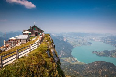 Schafberg, Avusturya-Ağustos, 2018. Restoran 05, Ağustos 2018 Schafberg Avusturya Salzburg yakınındaki tepenin üst kısmında.