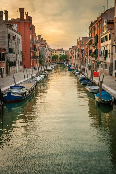 Venecia canales tradicionales — Foto de Stock