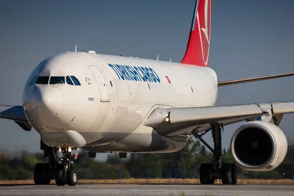 A330 Türk Hava Yolları Kargo — Stok fotoğraf