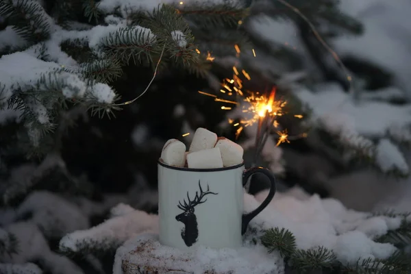 Drink Marshmallows Winter Tree — Stock Photo, Image