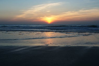 Denizde güzel bir gün batımı