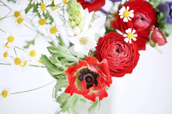 Bouquet Con Diversi Fiori Colorati — Foto Stock