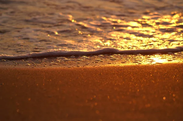 Κύματα Στη Θάλασσα Ηλιοβασίλεμα — Φωτογραφία Αρχείου