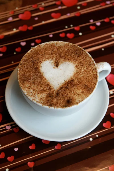 Heißer Kaffee Auf Dem Tisch — Stockfoto