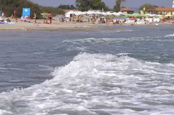 Playa Mar Con Turistas — Foto de Stock