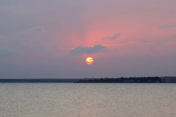 Schöner Sonnenuntergang Über Dem Meer — Stockfoto