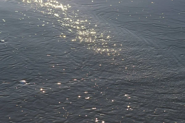 Reflexion Des Meerwassers Auf Der Sonne Sandstrand — Stockfoto