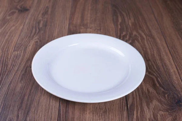 Hidangan Putih Kosong Atas Meja — Stok Foto