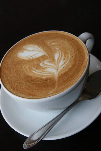 Heißer Kaffee Auf Dem Tisch — Stockfoto