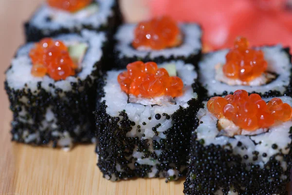 Close Rolos Sushi Japonês Javali Madeira — Fotografia de Stock