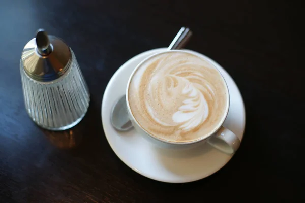 Heißer Kaffee Mit Milch Auf Dem Tisch Café — Stockfoto