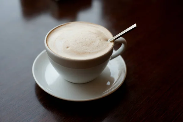 Café Caliente Con Leche Mesa Cafetería — Foto de Stock