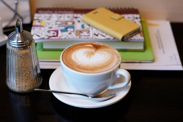 Café Chaud Avec Lait Sur Table Dans Café — Photo